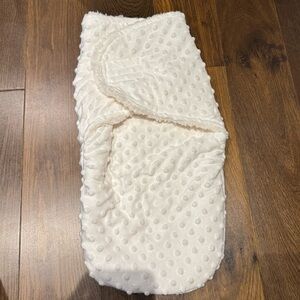 Baby Sleep Nest NWOT